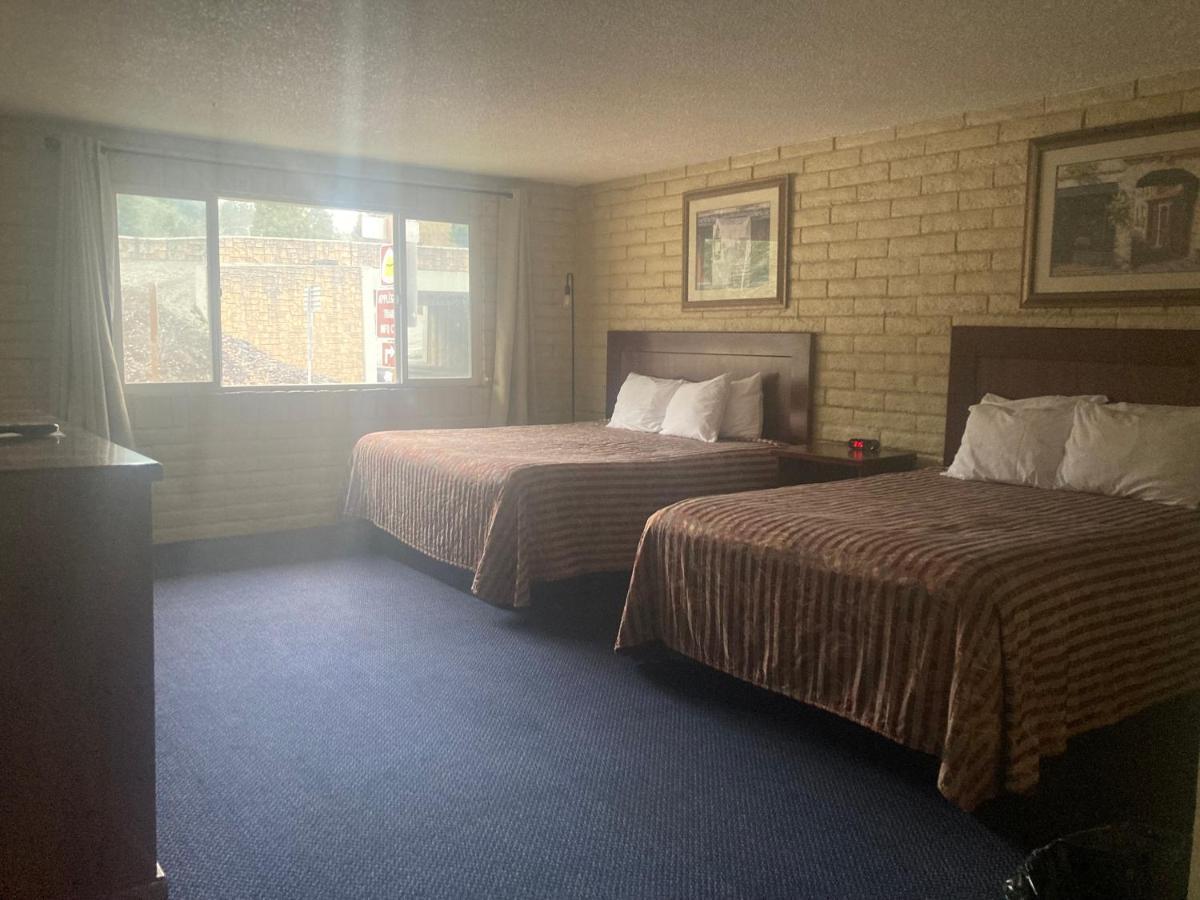 Travelodge By Wyndham Каньонвилл Экстерьер фото